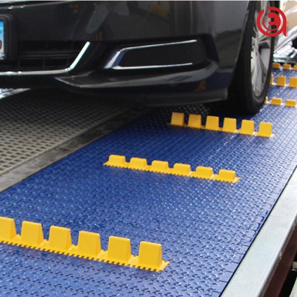 Dây xích nhựa được sử dụng trong nhiều công đoạn sản xuất và lắp ráp ô tô